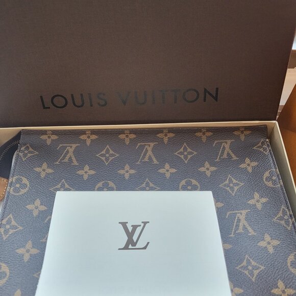 Louis Vuitton Monogram Canvas Poche Toilette Toiletry Pouch 26 - Picture 1 of 6